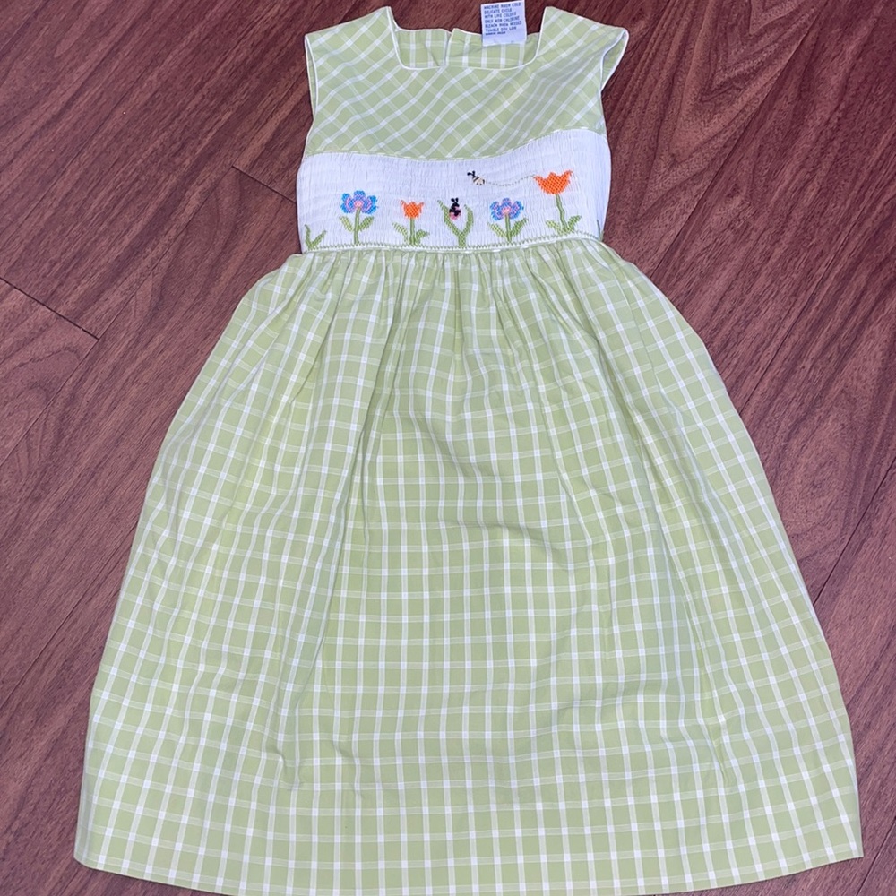Girls FRIEDKNIT CREATIONS Smocked Spring Summer Dress Flowers Bee Size 4T